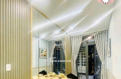 Nhà 3 tầng Tân Bình, hẻm Lạc Long Quân, 18m2, 2PN, 3WC, sổ hồng, giá 2.8 tỷ - Cơ hội an cư lý tưởng